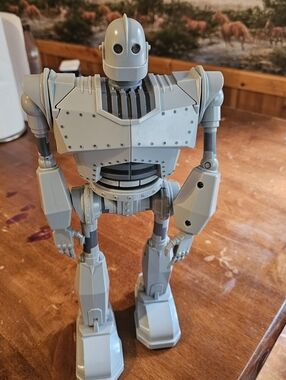 Classic Iron Giant Robot Figure - Light Gray
